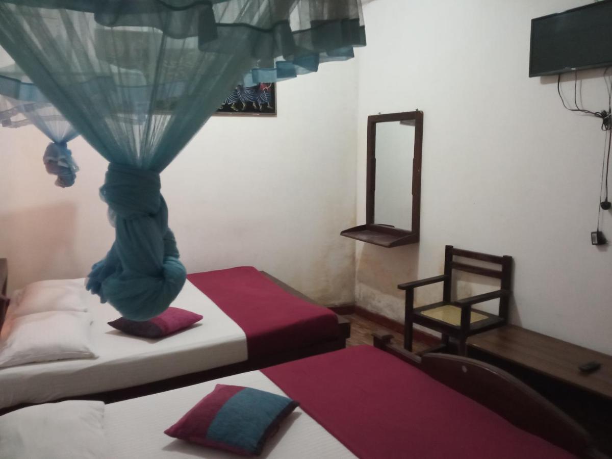 Bevary City Hotel Anuradhapura Exterior foto