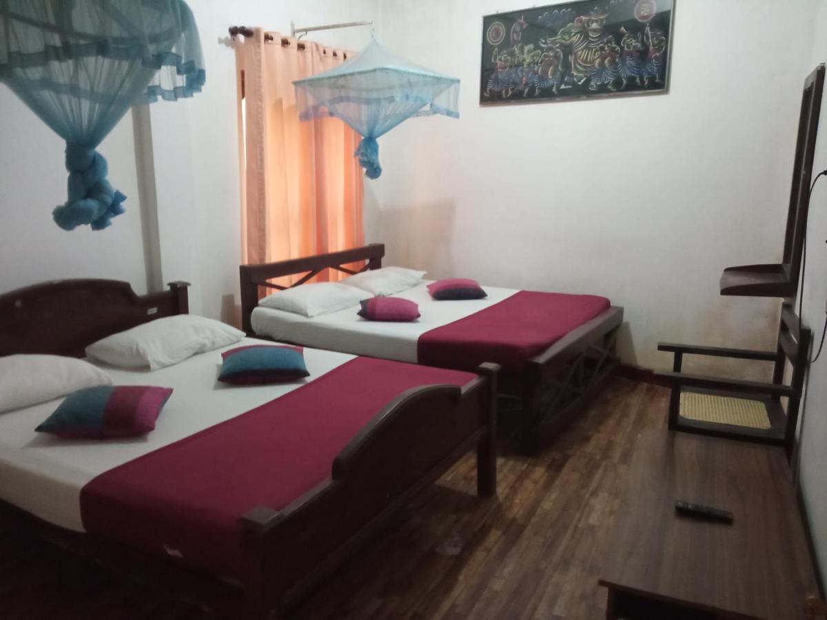 Bevary City Hotel Anuradhapura Exterior foto
