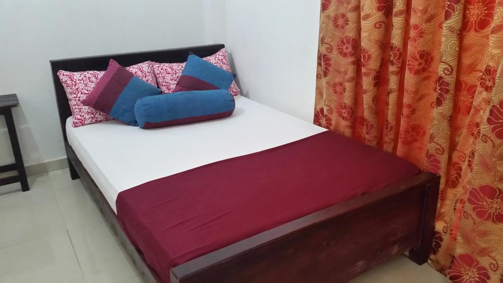 Bevary City Hotel Anuradhapura Exterior foto